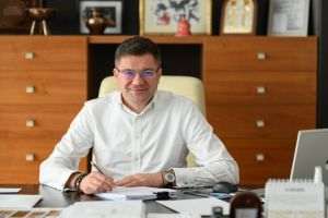 Costel Alexe respinge acuzaţiile de complot şi îşi declară sprijinul pentru Ilie Bolojan